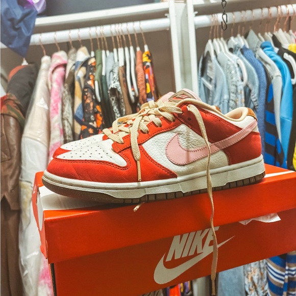 Nike “Bacon Dunks” 🩷❤️🤎 - Picture 4 of 5